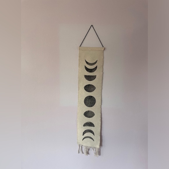 Moon Phases Tapestry - Picture 4 of 11